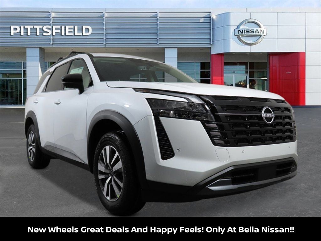 2026 Nissan Pathfinder SL in Everest White Pearl Tricoat — front three-quarter view
